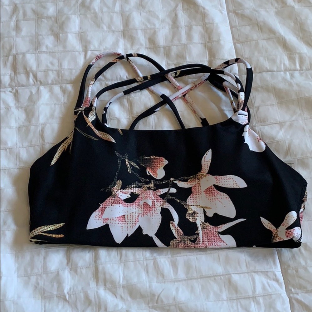 NWOT hyper focused Athleta sports bra